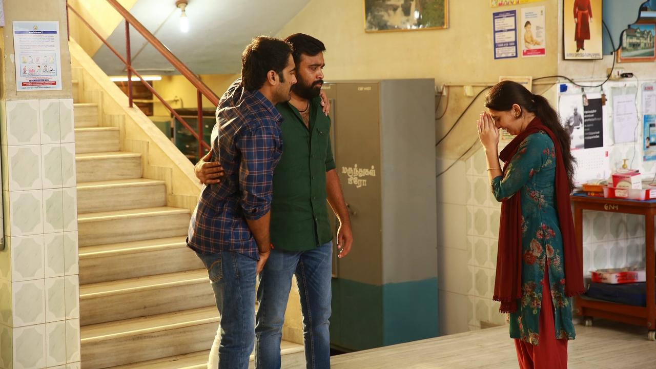 Ayothi Movie Screenshot 1