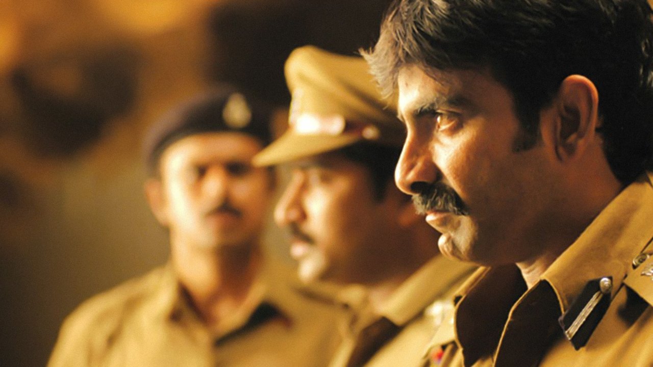 Vikramarkudu Movie Screenshot 3