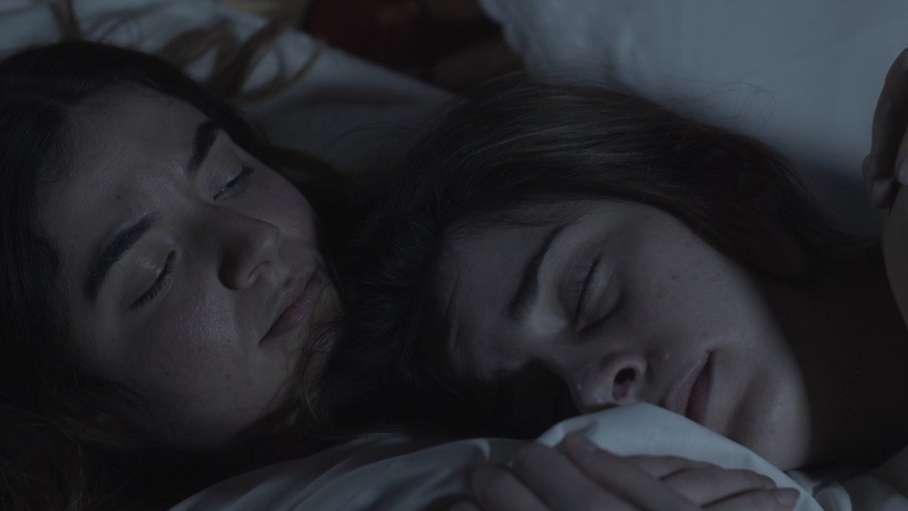 HOLD ME Movie Screenshot 3