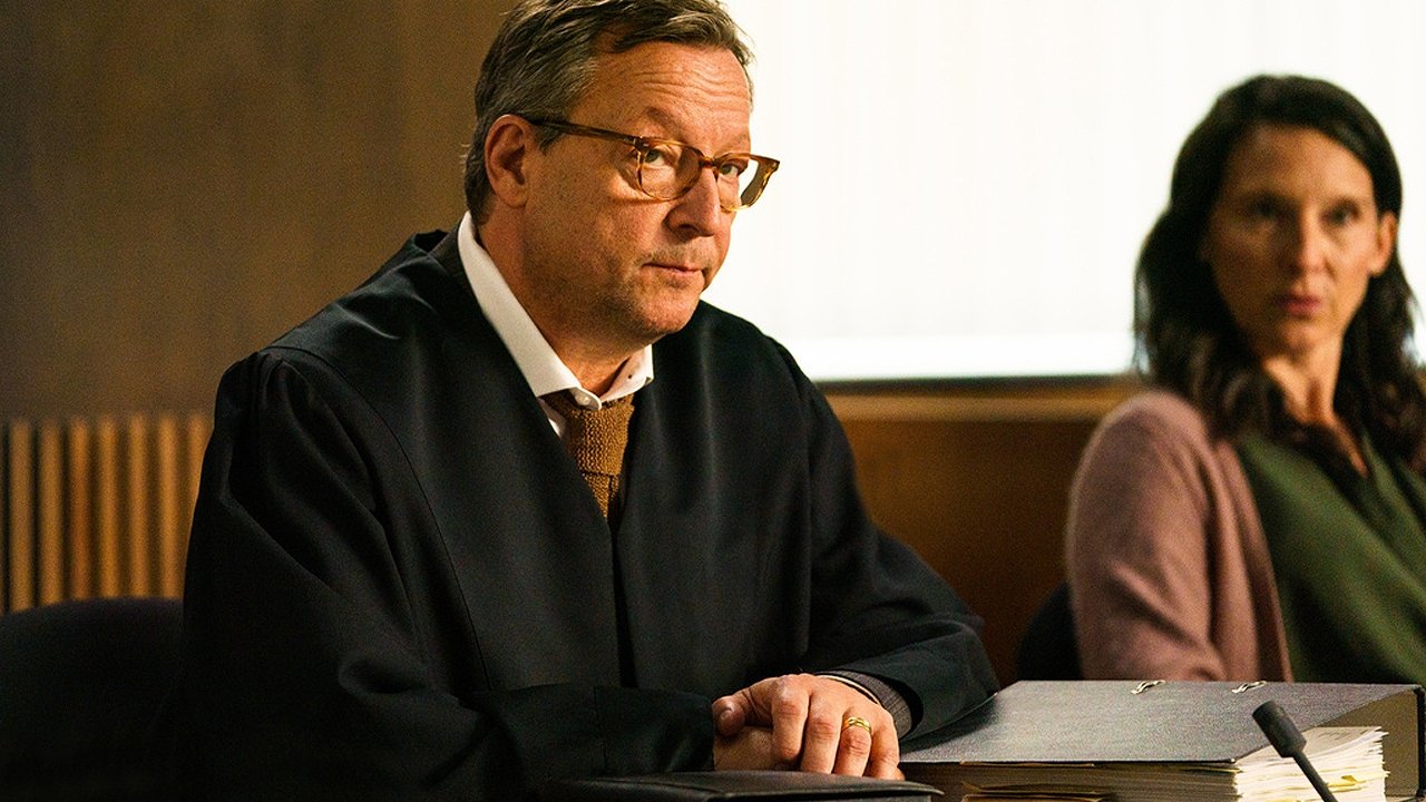 Sie sagt. Er sagt. Movie Screenshot 3