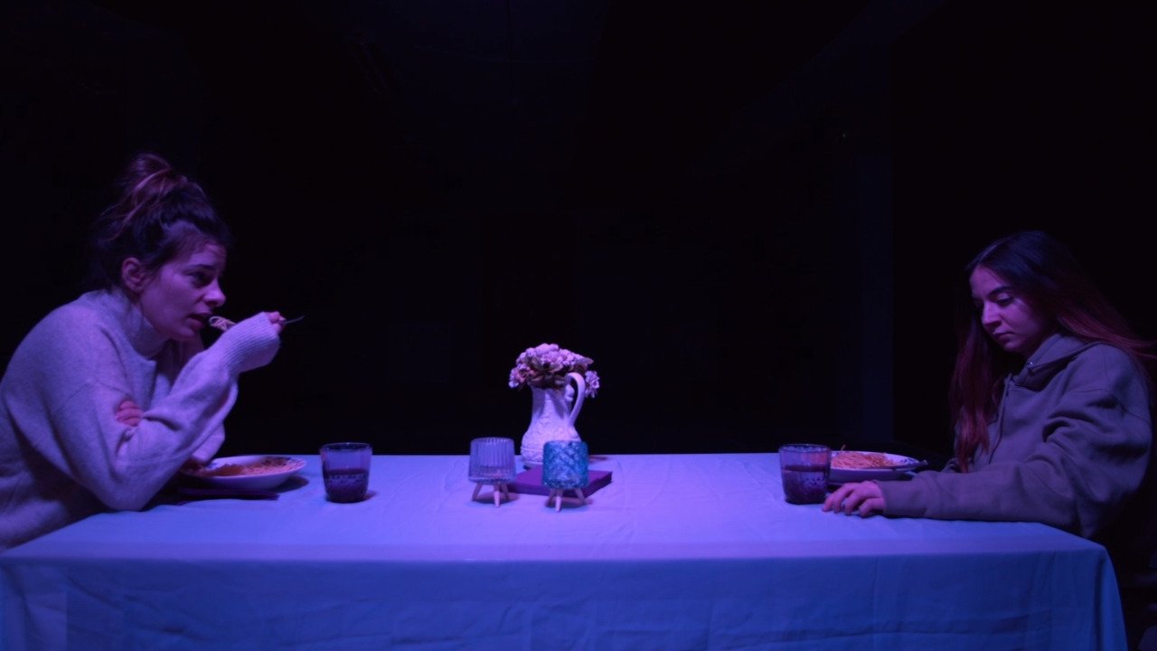 HOLD ME Movie Screenshot 4