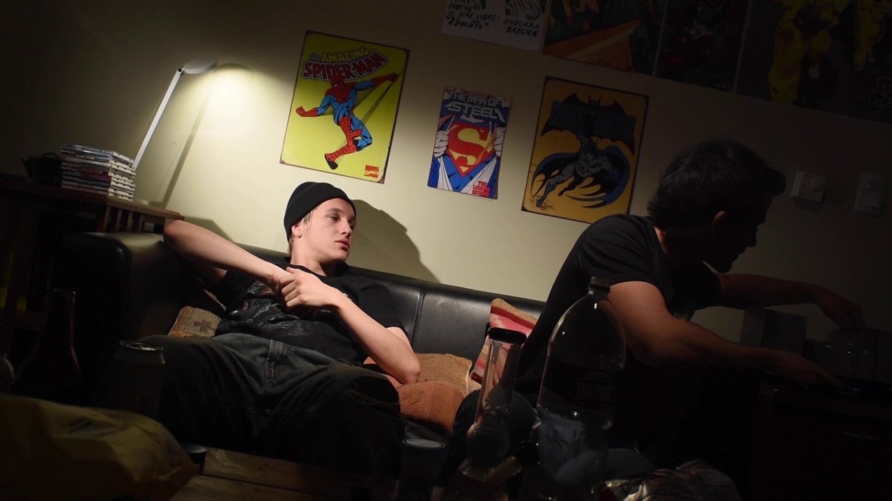 Los Peligros de Fumar en el SillÃ³n Movie Screenshot 1