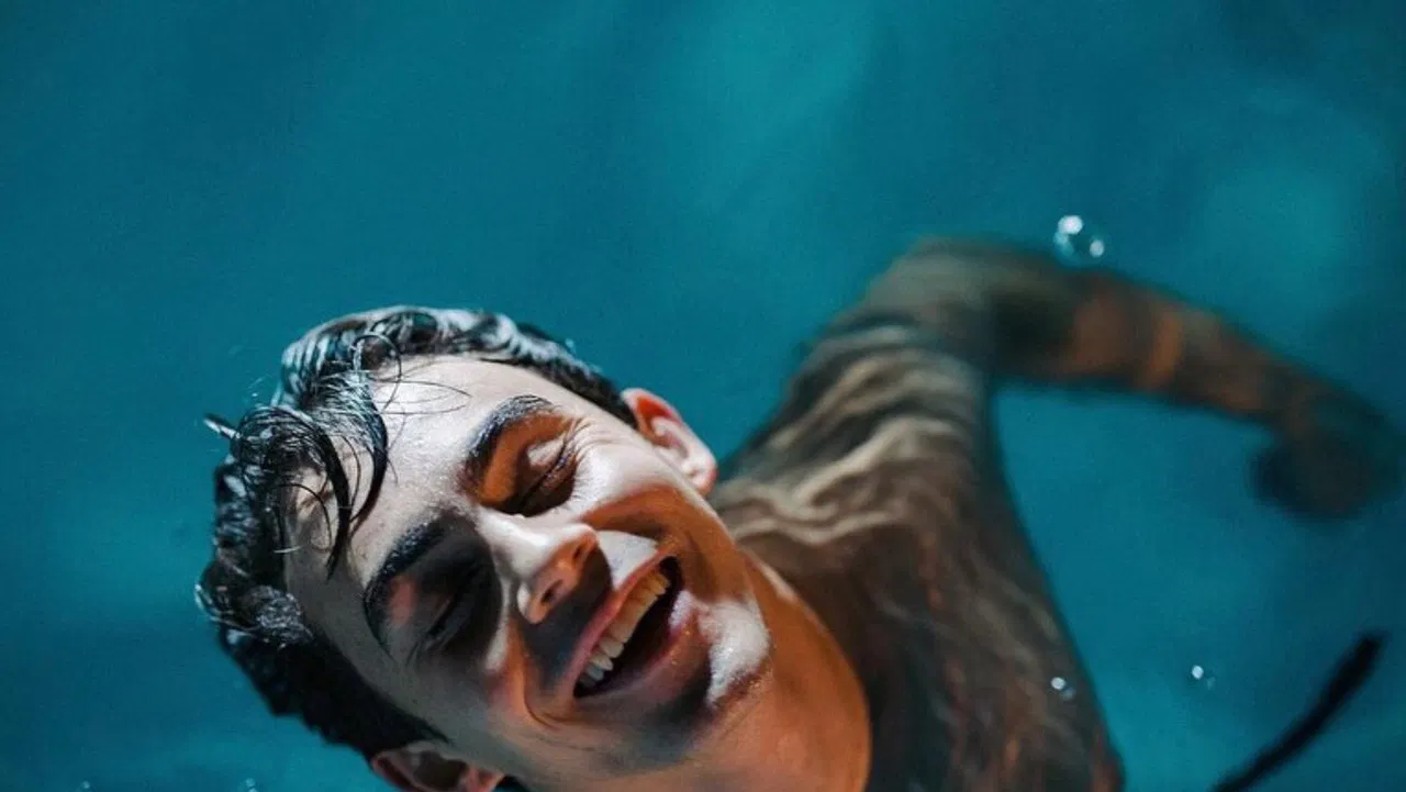 Pools Movie Screenshot 3