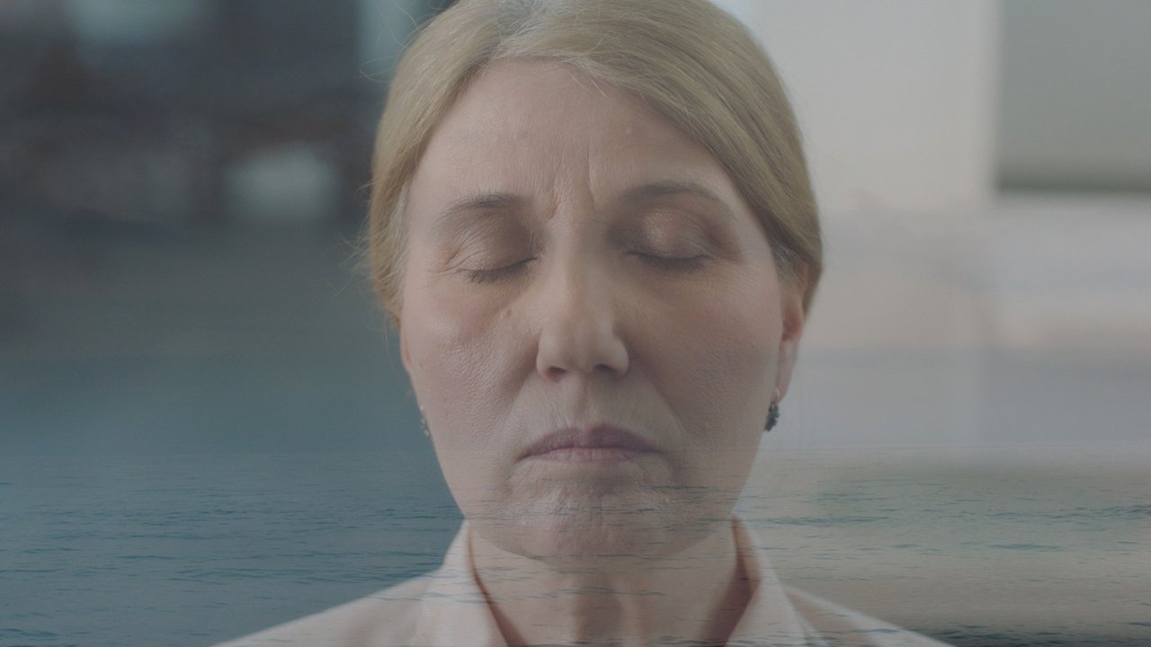 Vera Dreams of the Sea Movie Screenshot 3