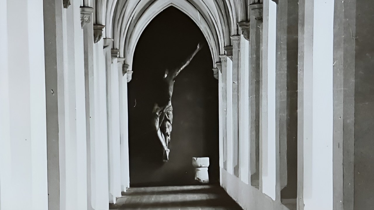 Holy Ruin Movie Screenshot 1