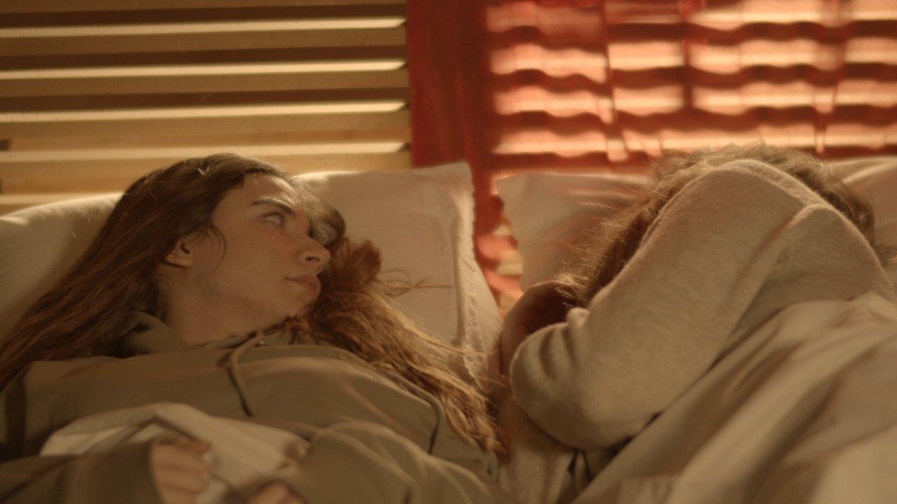 HOLD ME Movie Screenshot 1