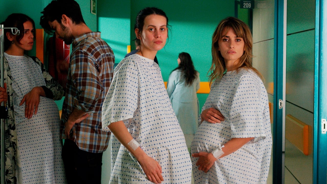Parallel Mothers Movie Screenshot 1