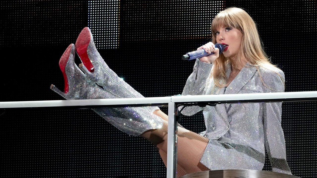 TAYLOR SWIFT | THE ERAS TOUR Movie Screenshot 4