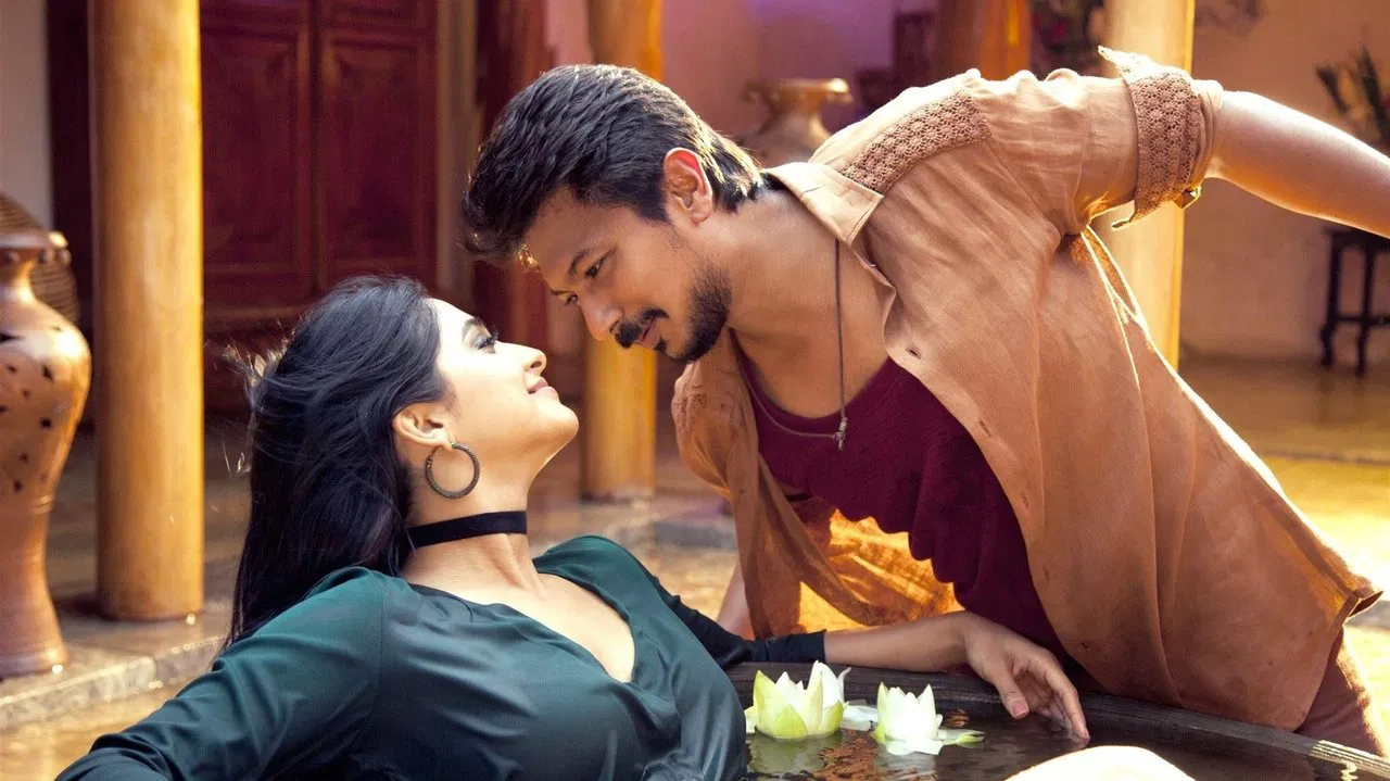Saravanan Irukka Bayamaen Movie Screenshot 3